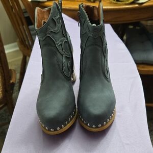 Brand New Stylish Blue Women's Boots Clear Chunky Heel